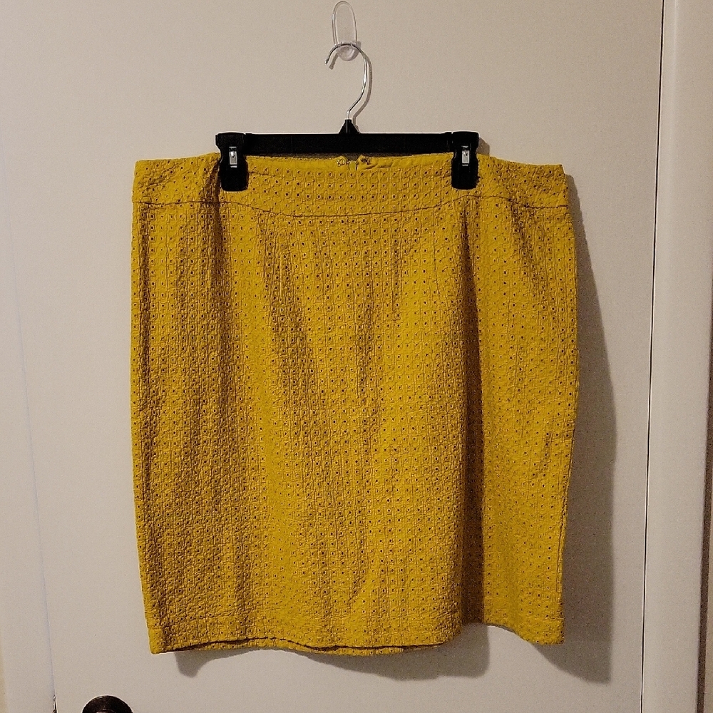 Coldwater Creek Yellow Eyelet Pencil Skirt
